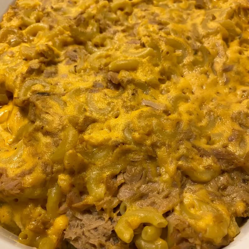 Spicy Baked Mac and Cheese with Cheddar and Tuna